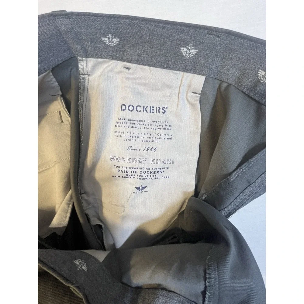 Dockers Men's Workday Khaki Pants 42x30 Classic Fit Gray Waterless Stretch Chino